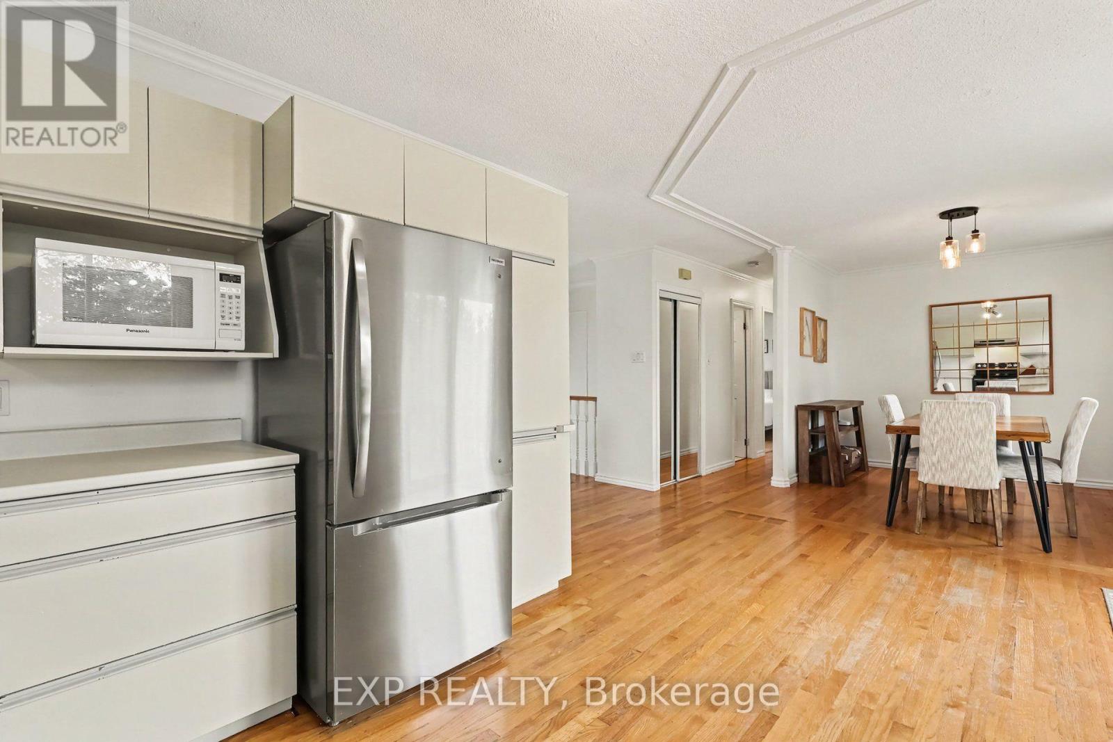 18 Centre Street Property Photo 12