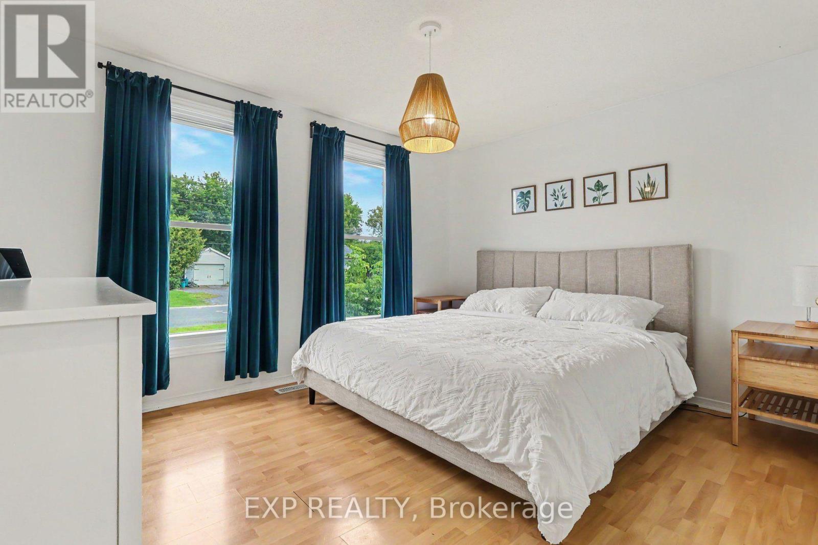 18 Centre Street Property Photo 17