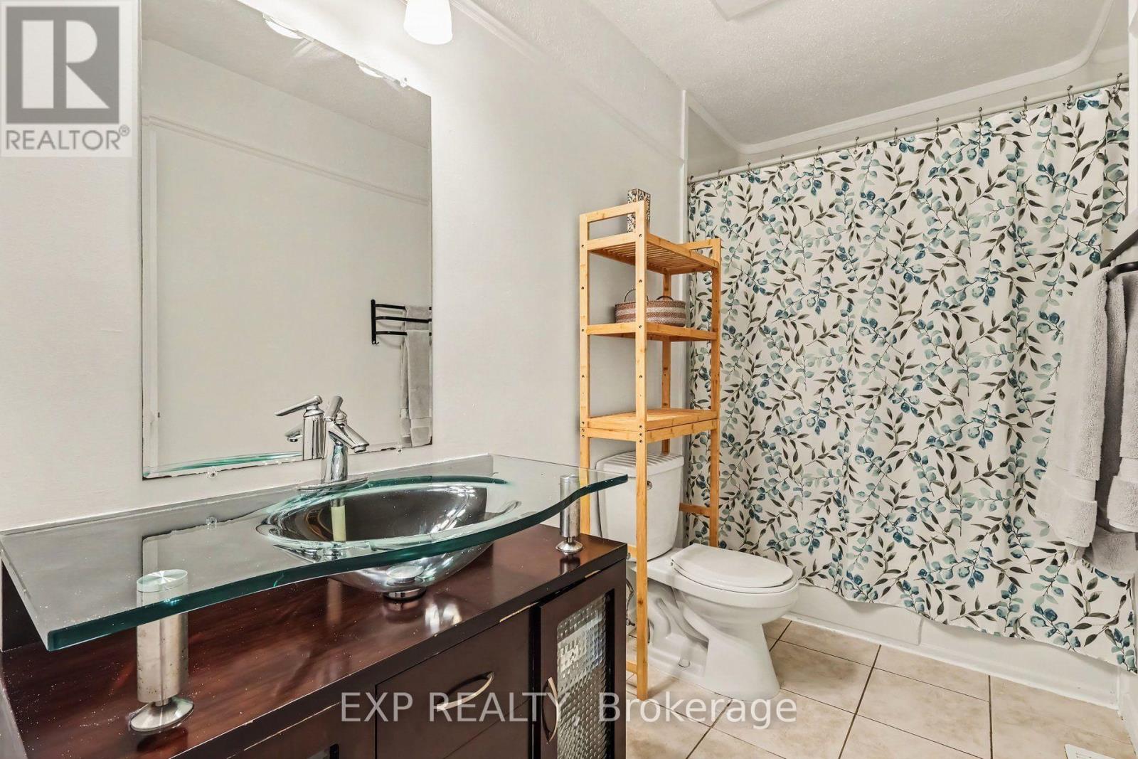 18 Centre Street Property Photo 20