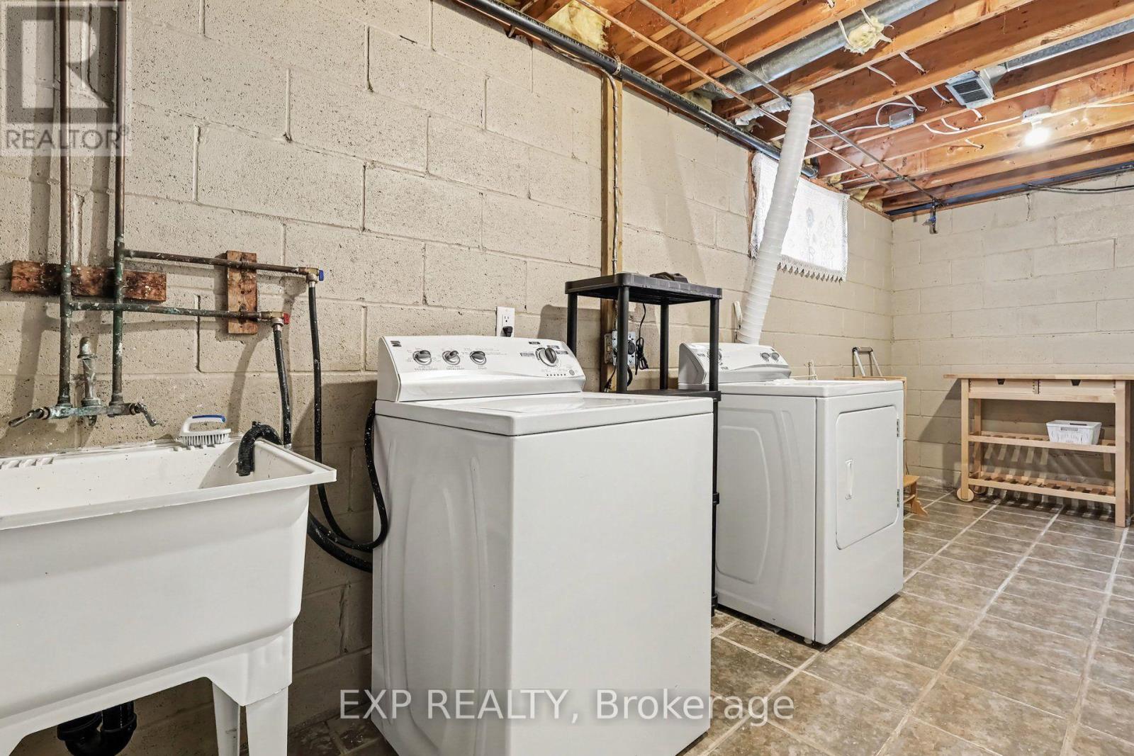 18 Centre Street Property Photo 26