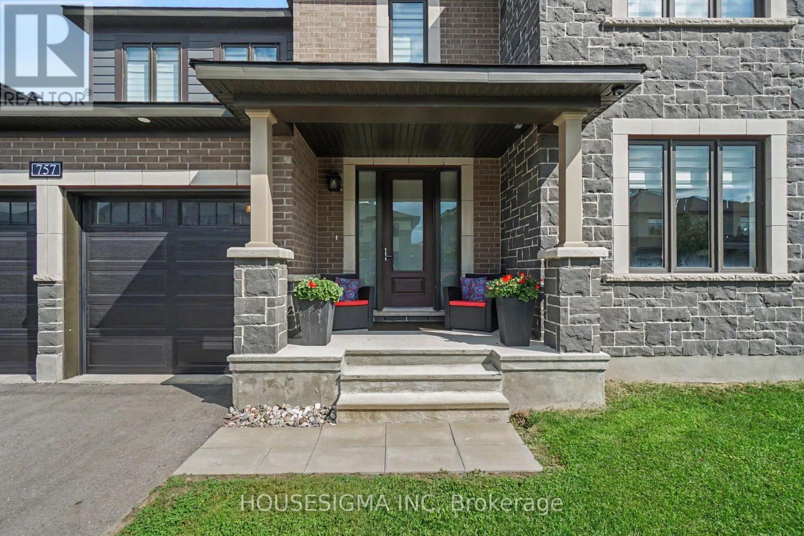 757 Shoal Street Property Photo 3