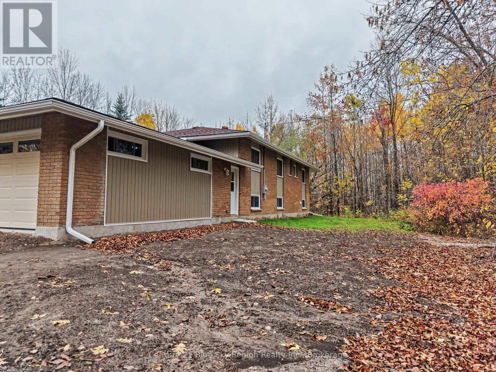 686 Laplage Road Property Photo 3