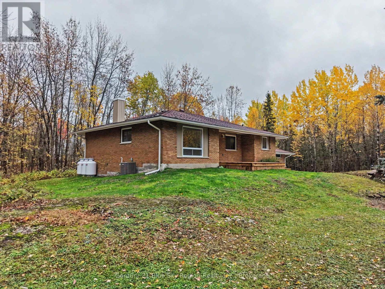 686 Laplage Road Property Photo 4
