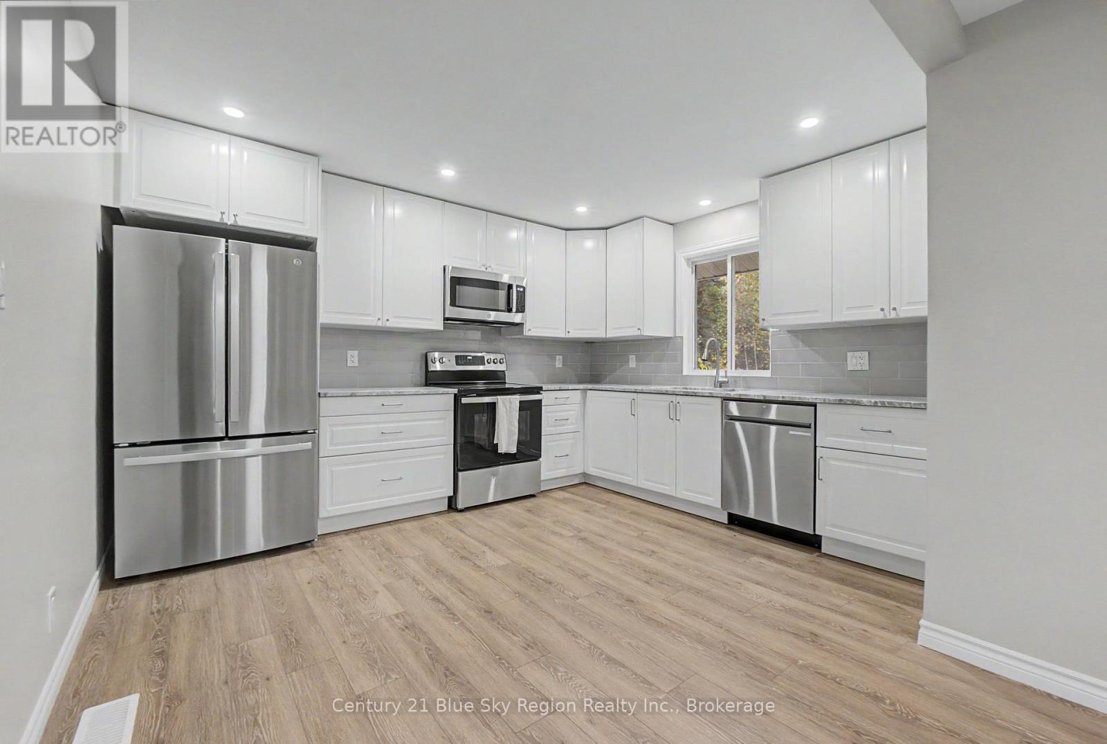 686 Laplage Road Property Photo 9