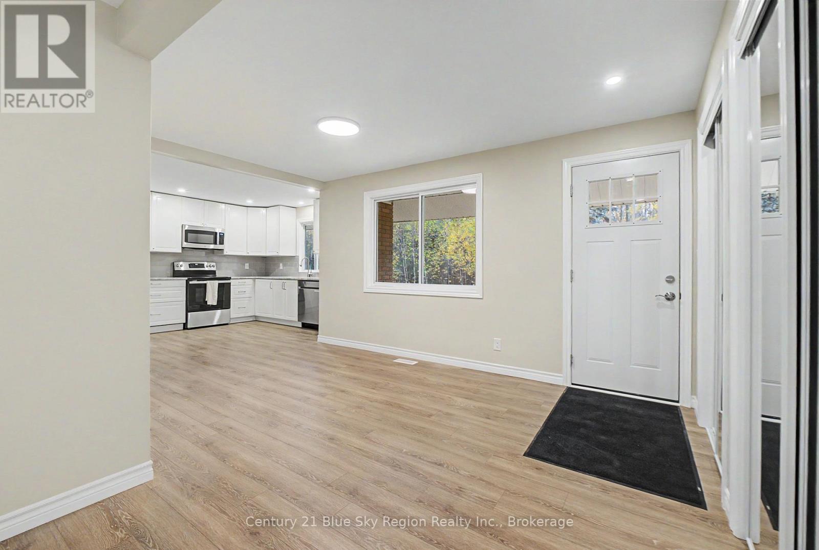 686 Laplage Road Property Photo 11