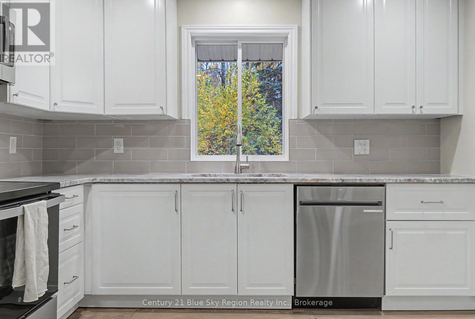 686 Laplage Road Property Photo 13