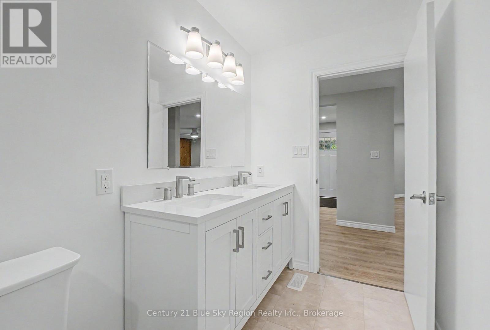 686 Laplage Road Property Photo 21