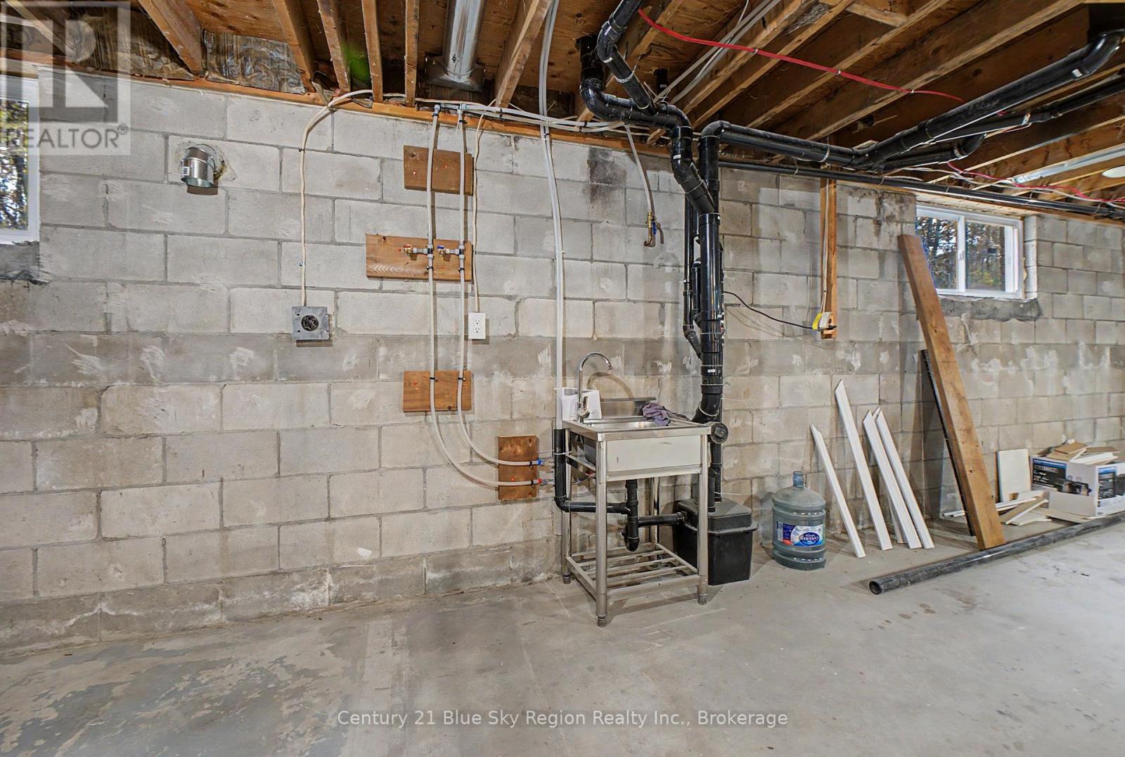 686 Laplage Road Property Photo 38