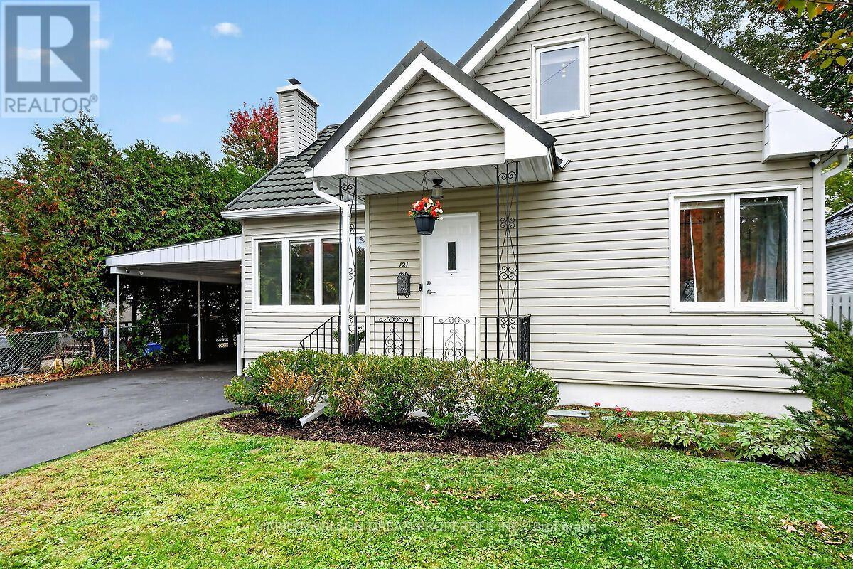 121 St Laurent Boulevard Property Photo 3