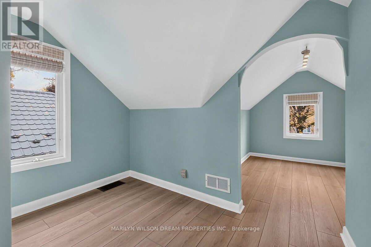 121 St Laurent Boulevard Property Photo 32