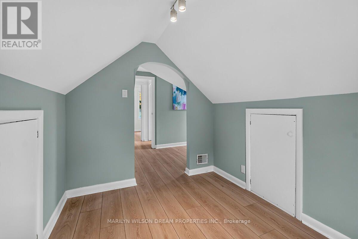 121 St Laurent Boulevard Property Photo 34