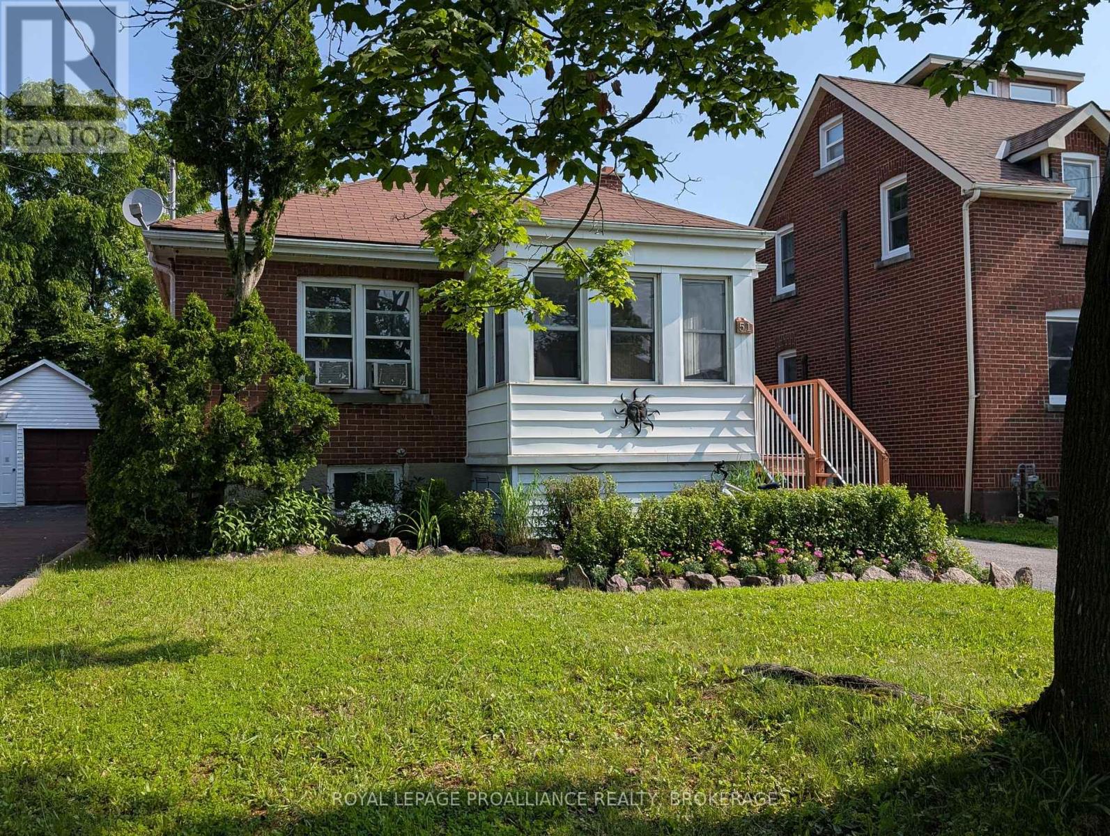 51 DUNDAS STREET Property Photo 1