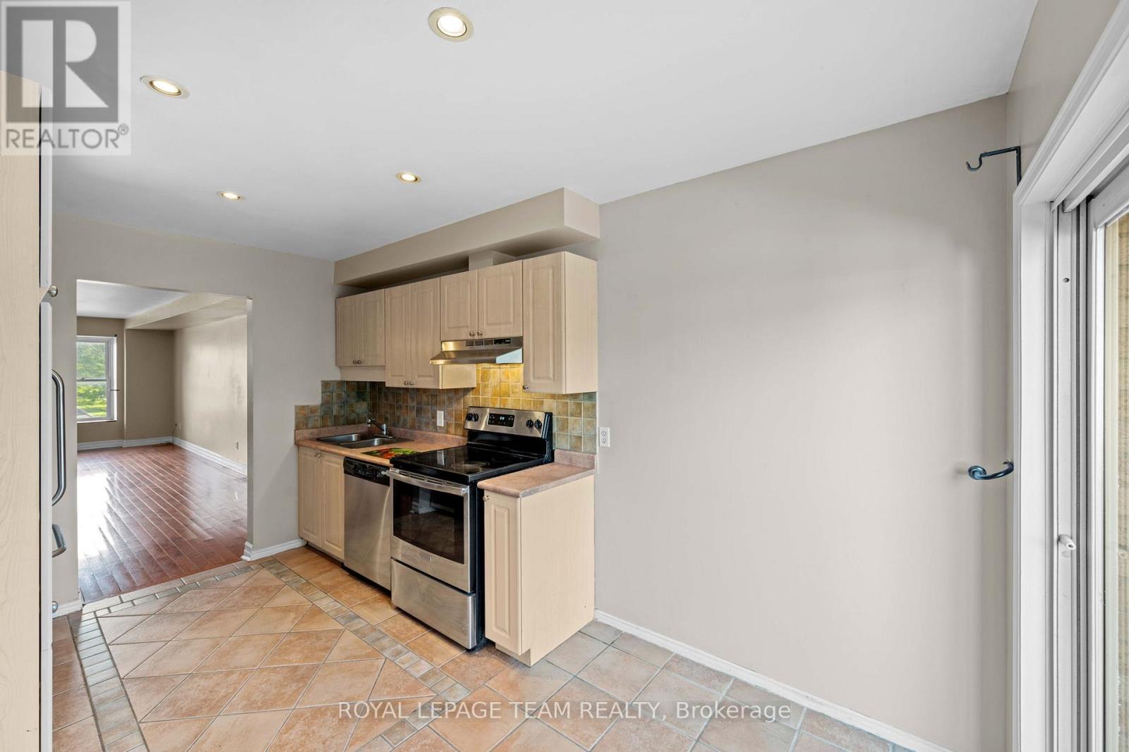 91 Thornbury Crescent Property Photo 6