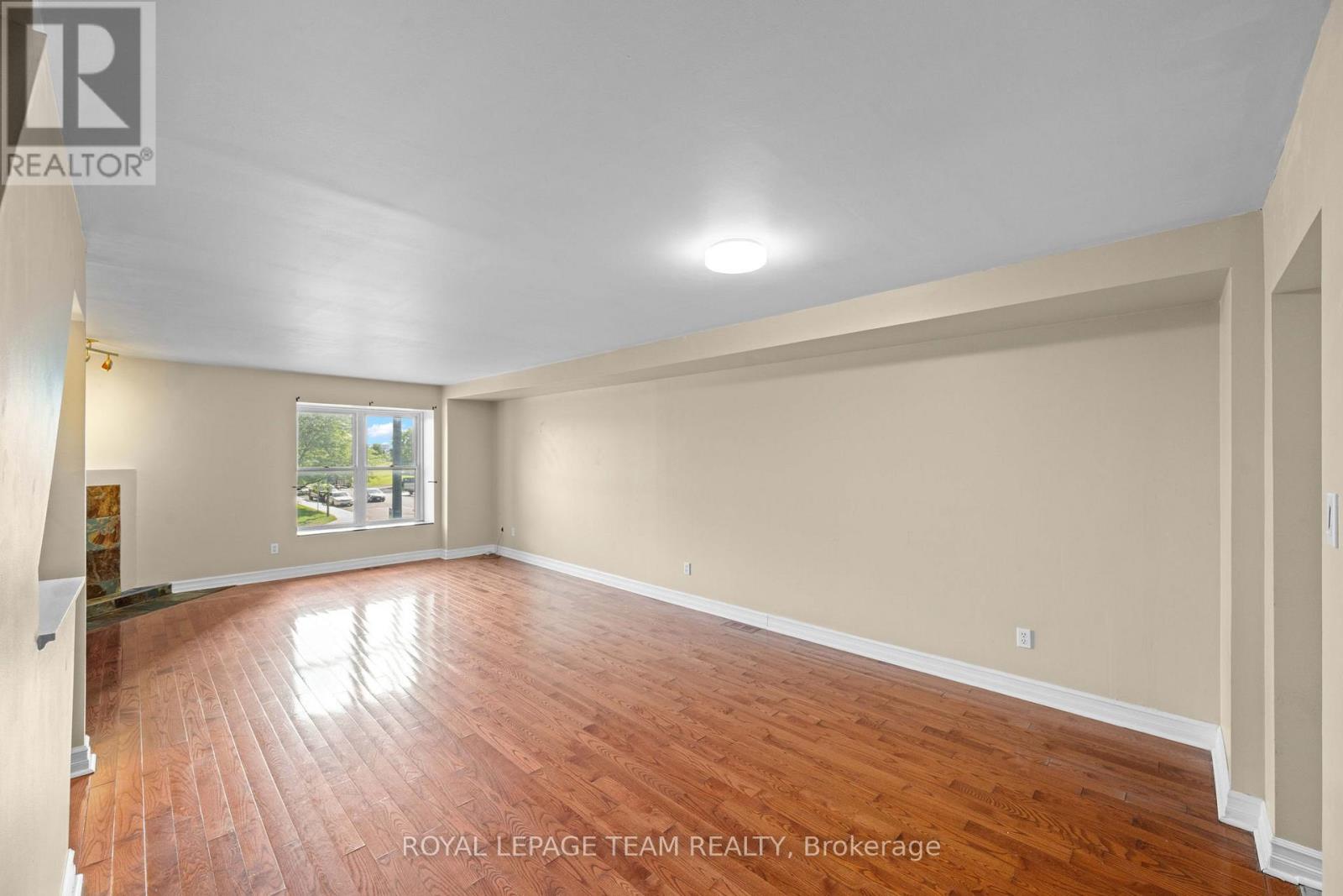 91 Thornbury Crescent Property Photo 12