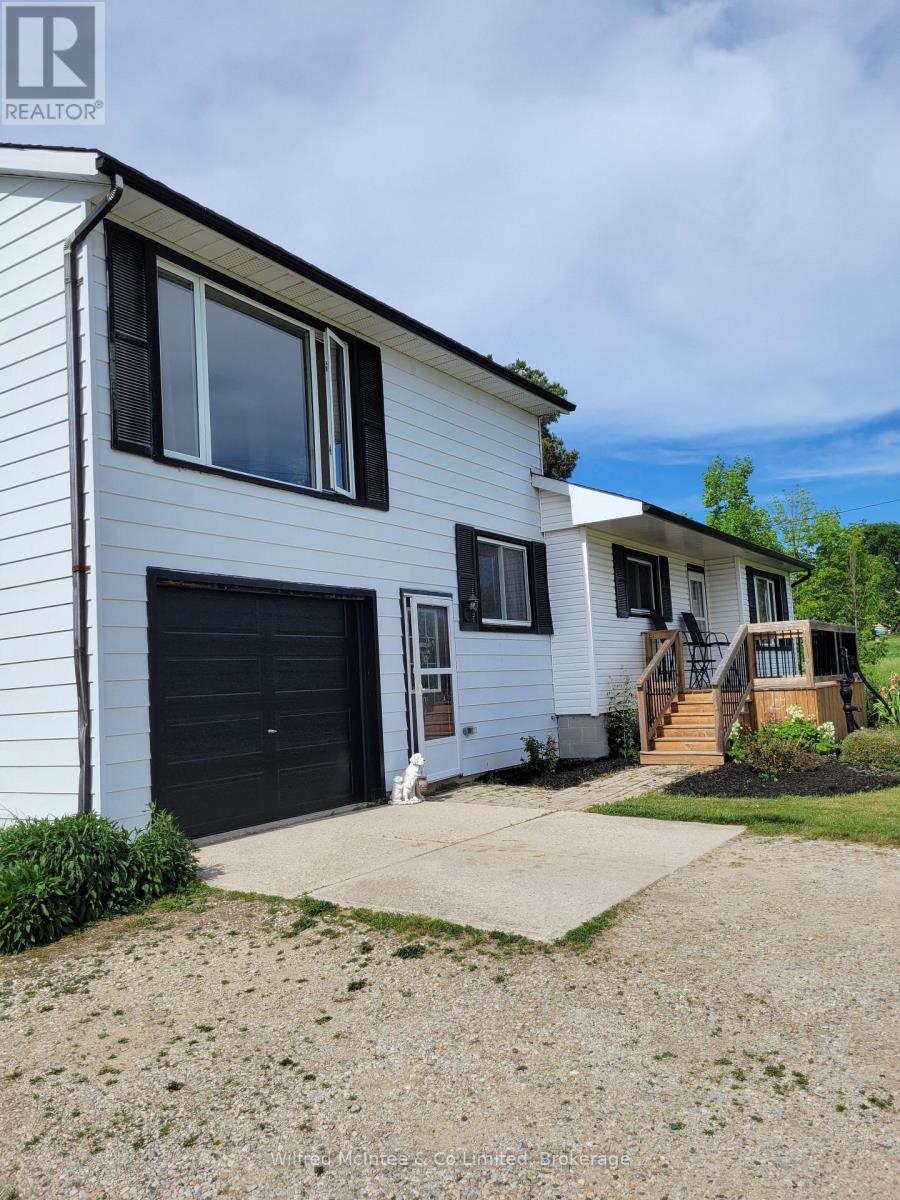 401395 Grey Rd 4 Property Photo 2