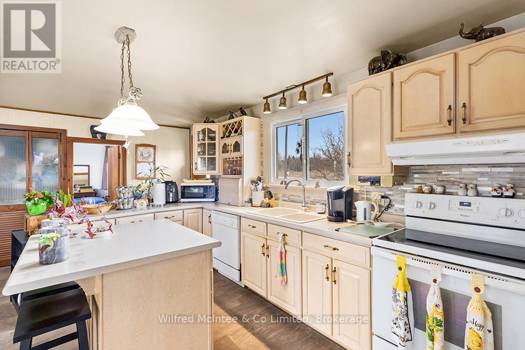 401395 Grey Rd 4 Property Photo 8