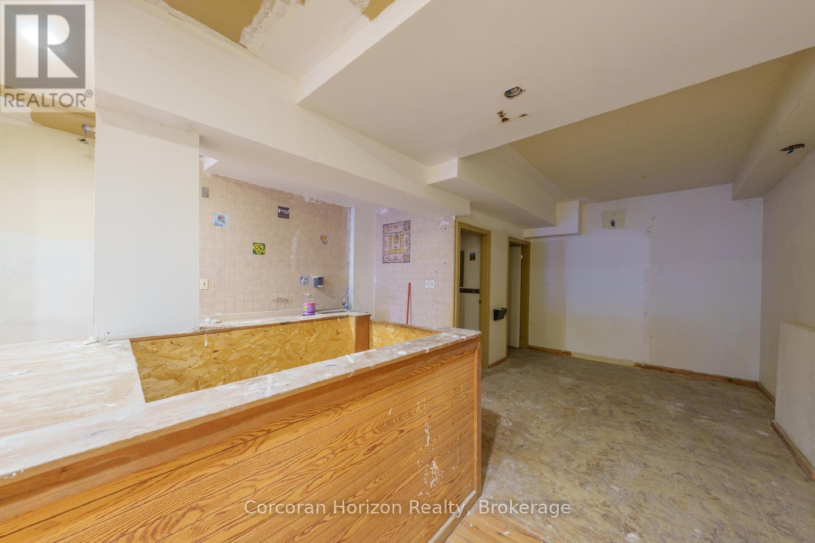 463-465 King Street E Property Photo 6