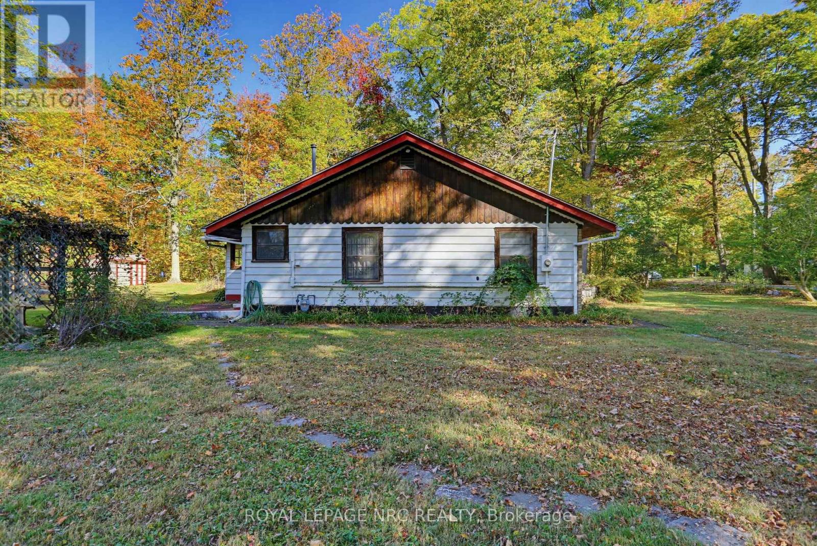 3052 Maple Avenue Property Photo 6