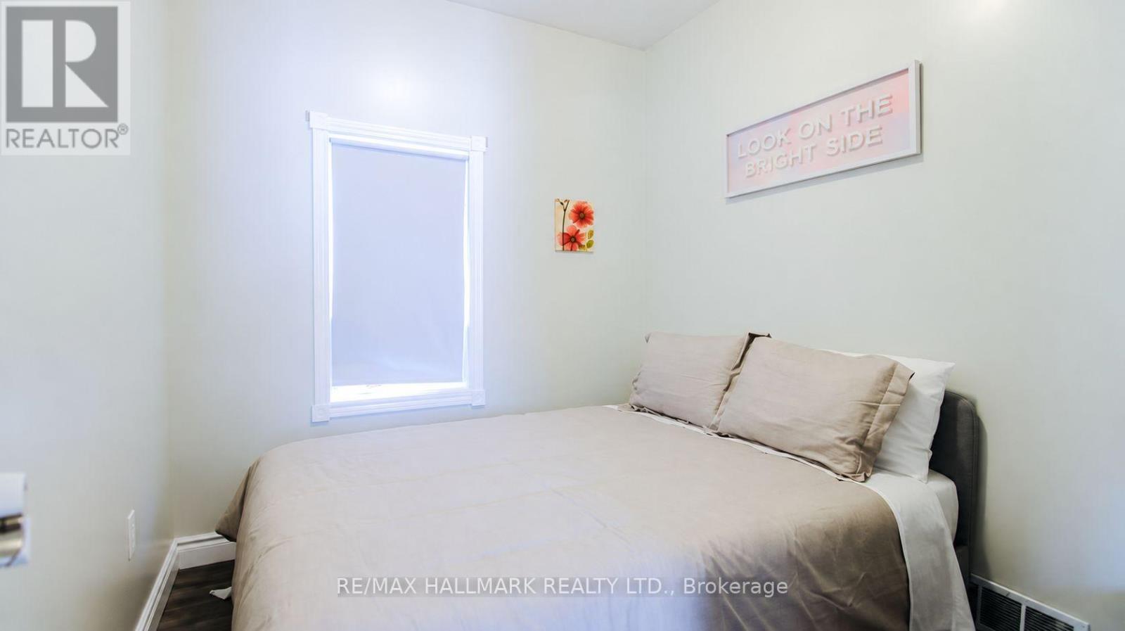 496 Highbury Avenue N Property Photo 10