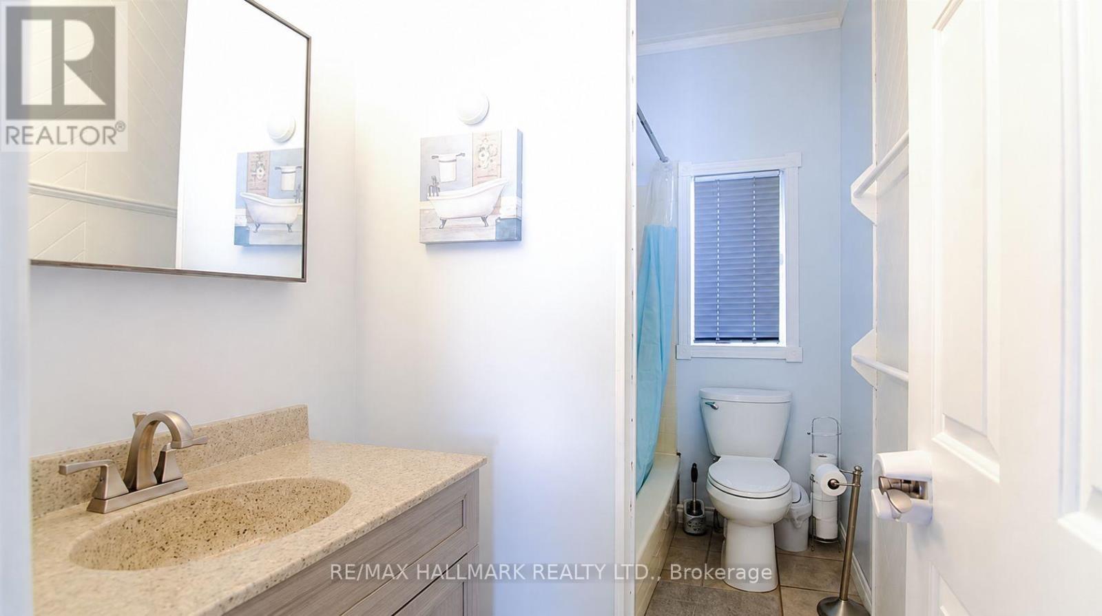 496 Highbury Avenue N Property Photo 11