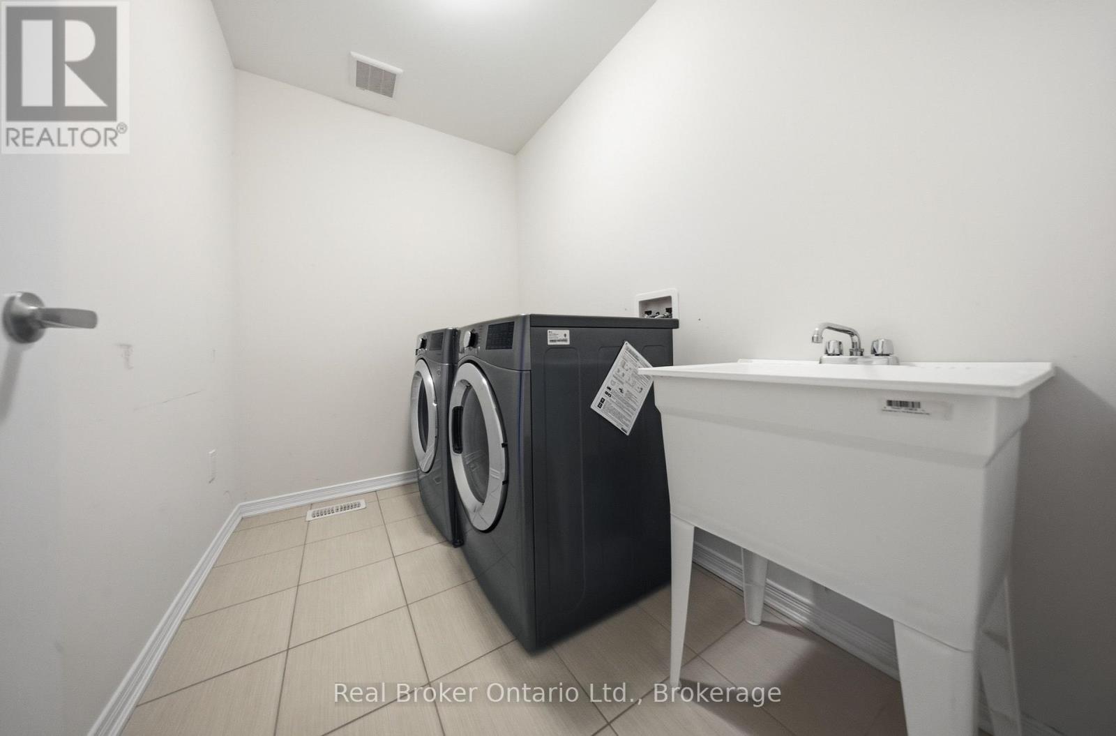 51 Magdalena Street Property Photo 14