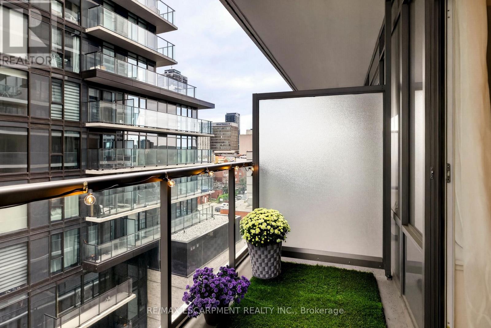 812 - 212 King William Street Property Photo 16