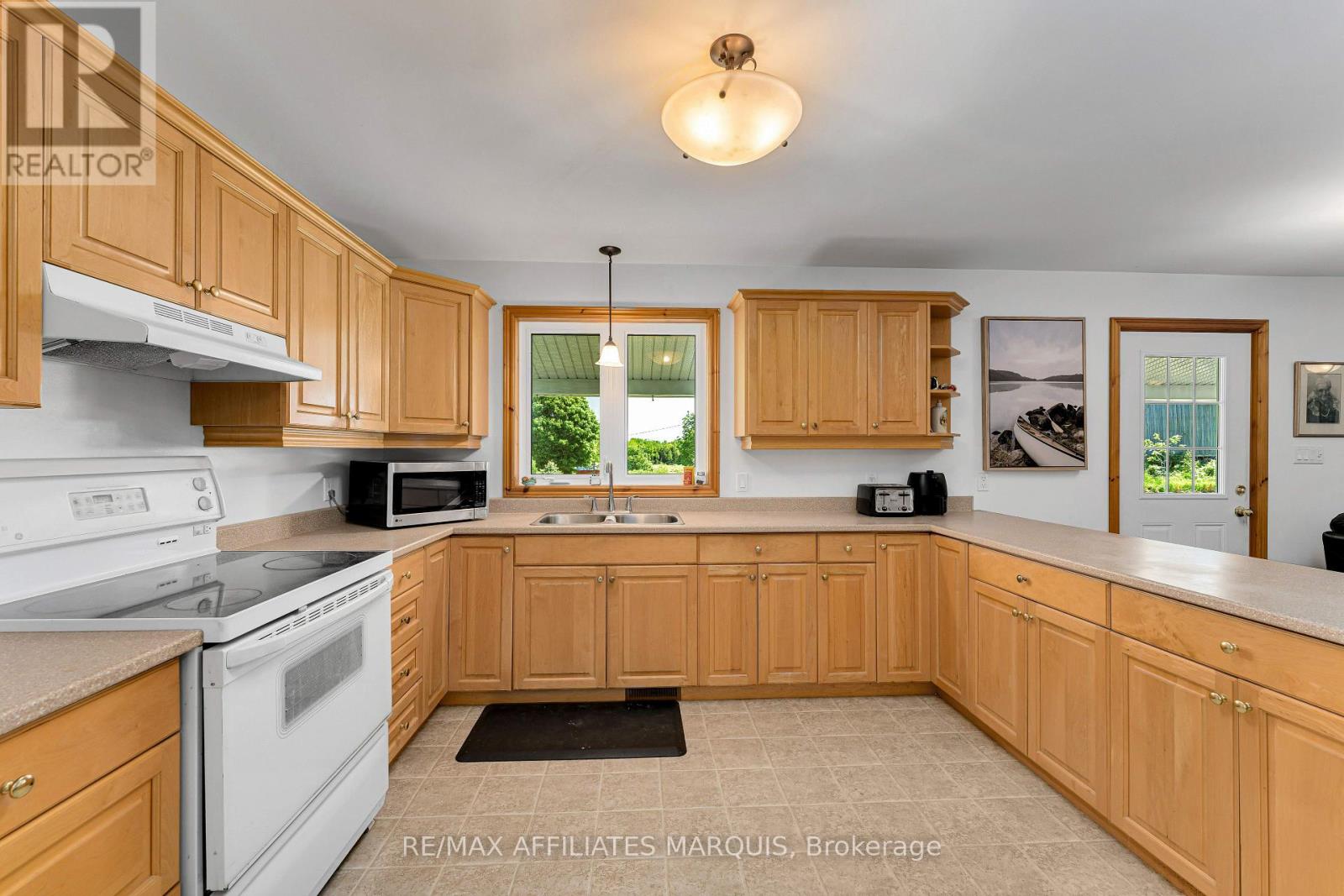 1192 Good Road Property Photo 9