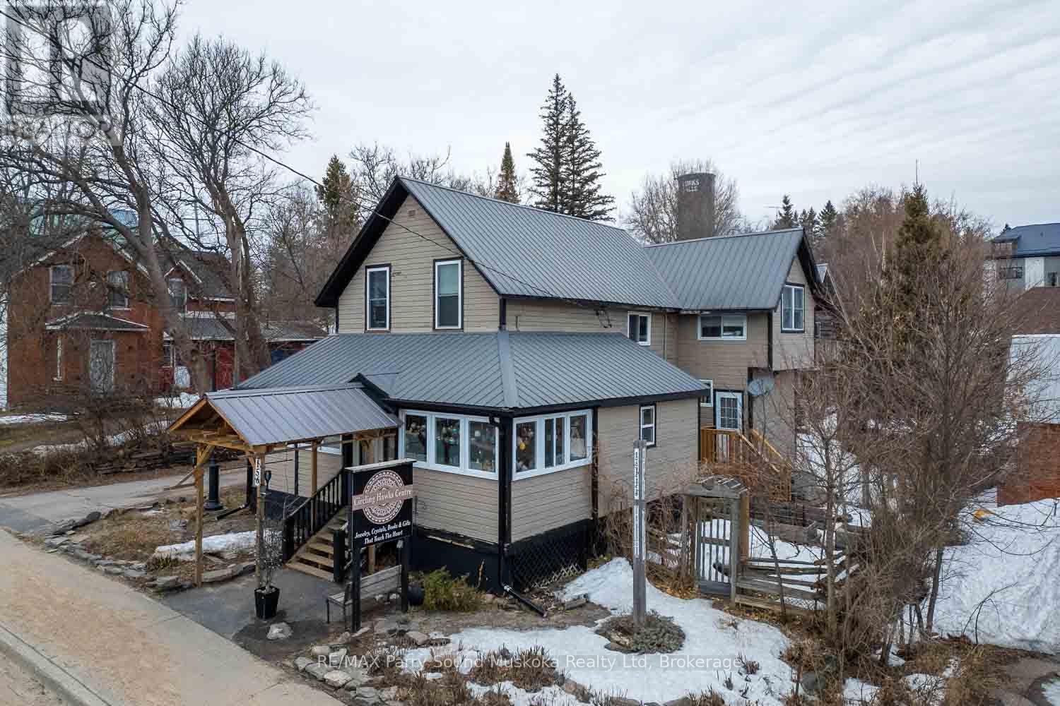 156 Ontario Street Property Photo 2