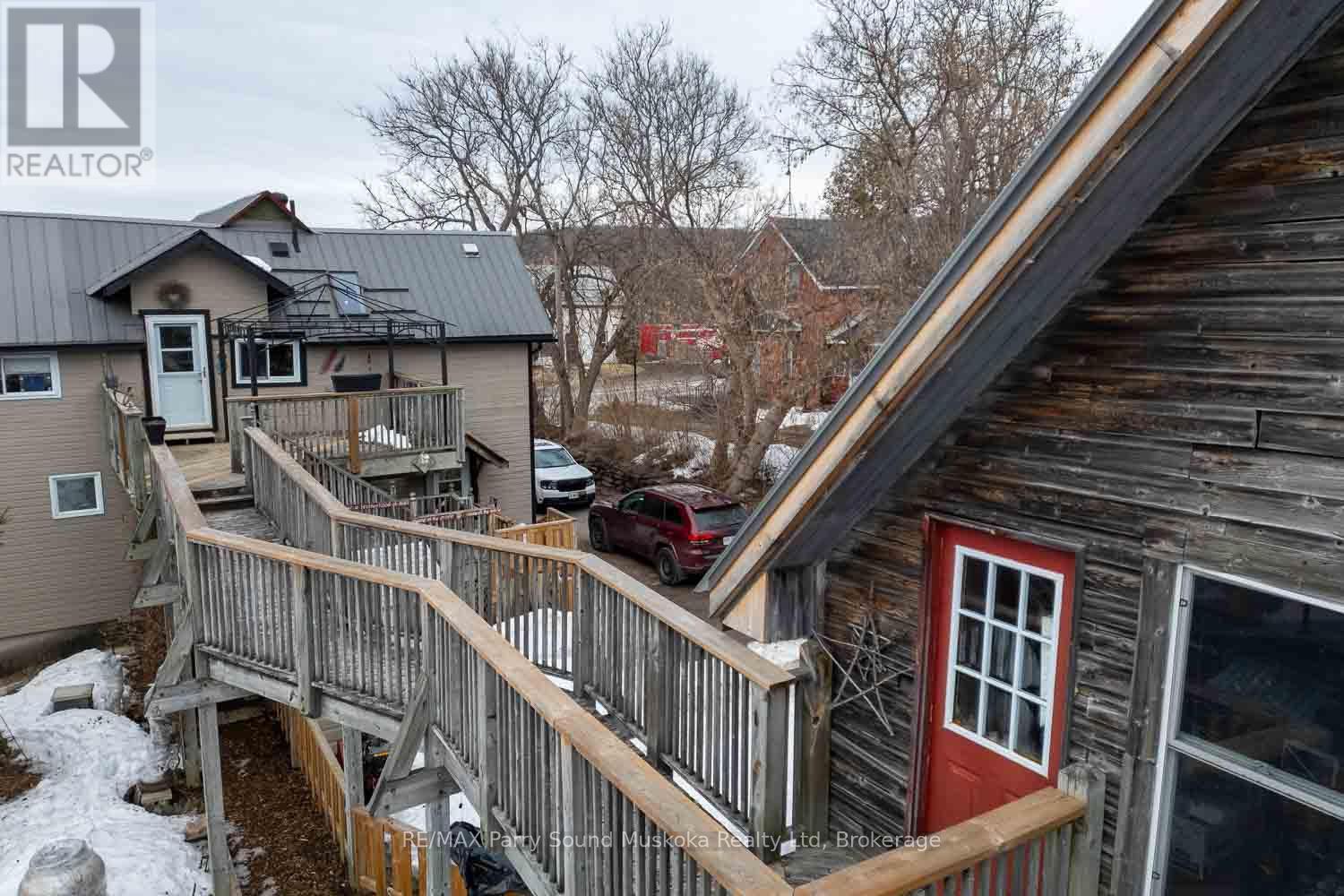 156 Ontario Street Property Photo 3