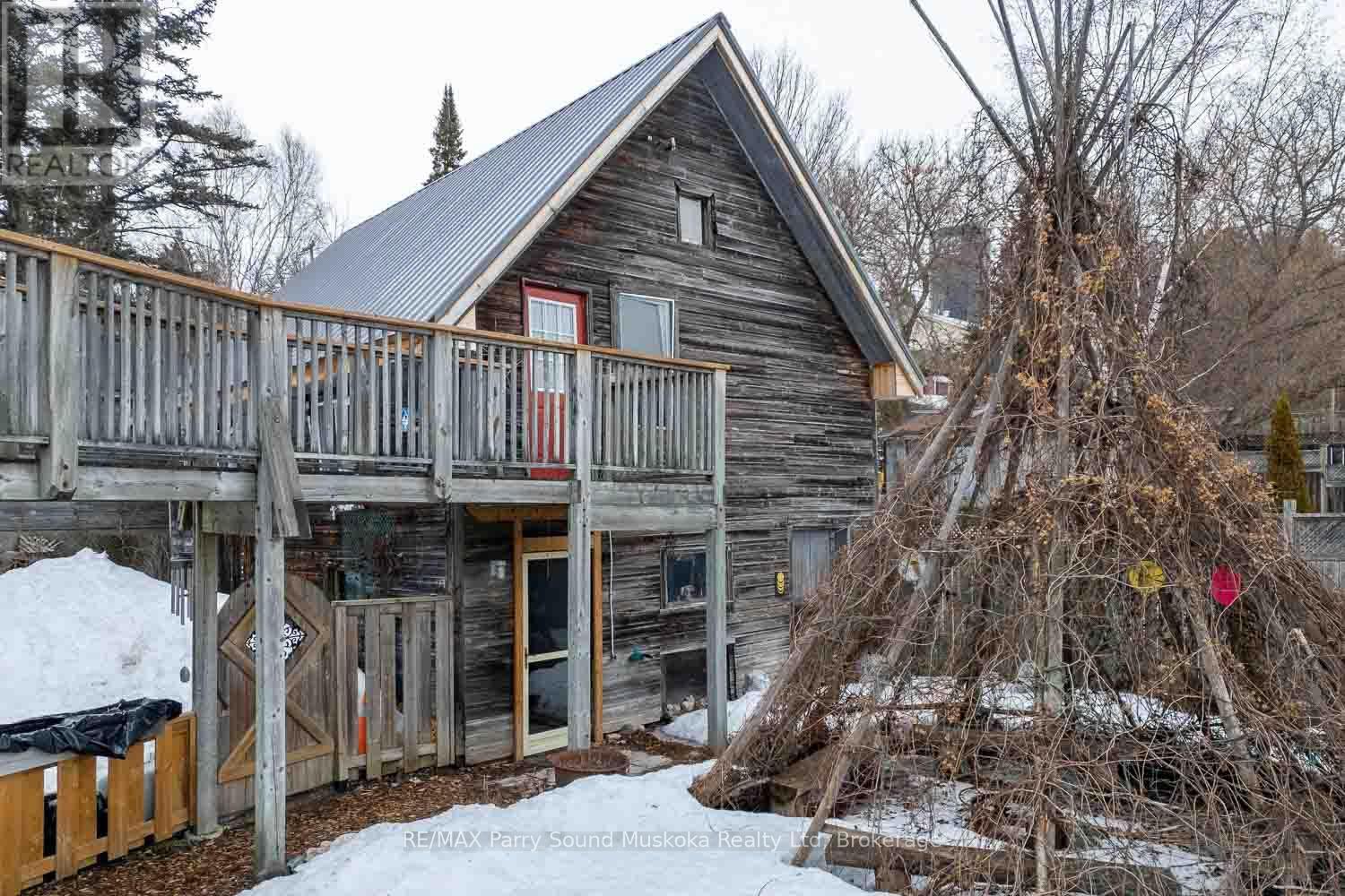 156 Ontario Street Property Photo 4