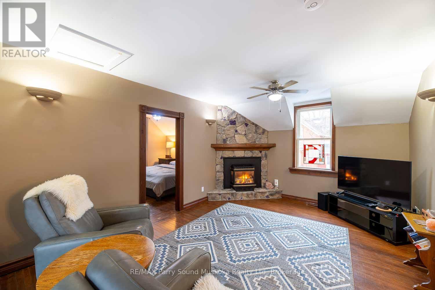 156 Ontario Street Property Photo 17