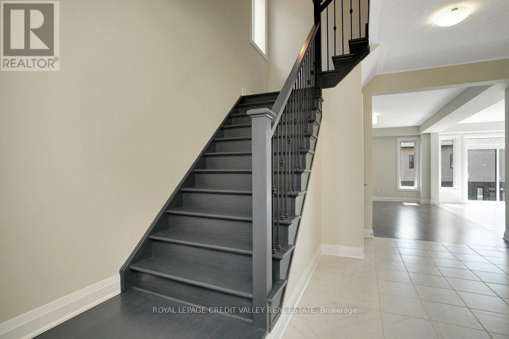 375 Chokecherry Crescent Property Photo 6