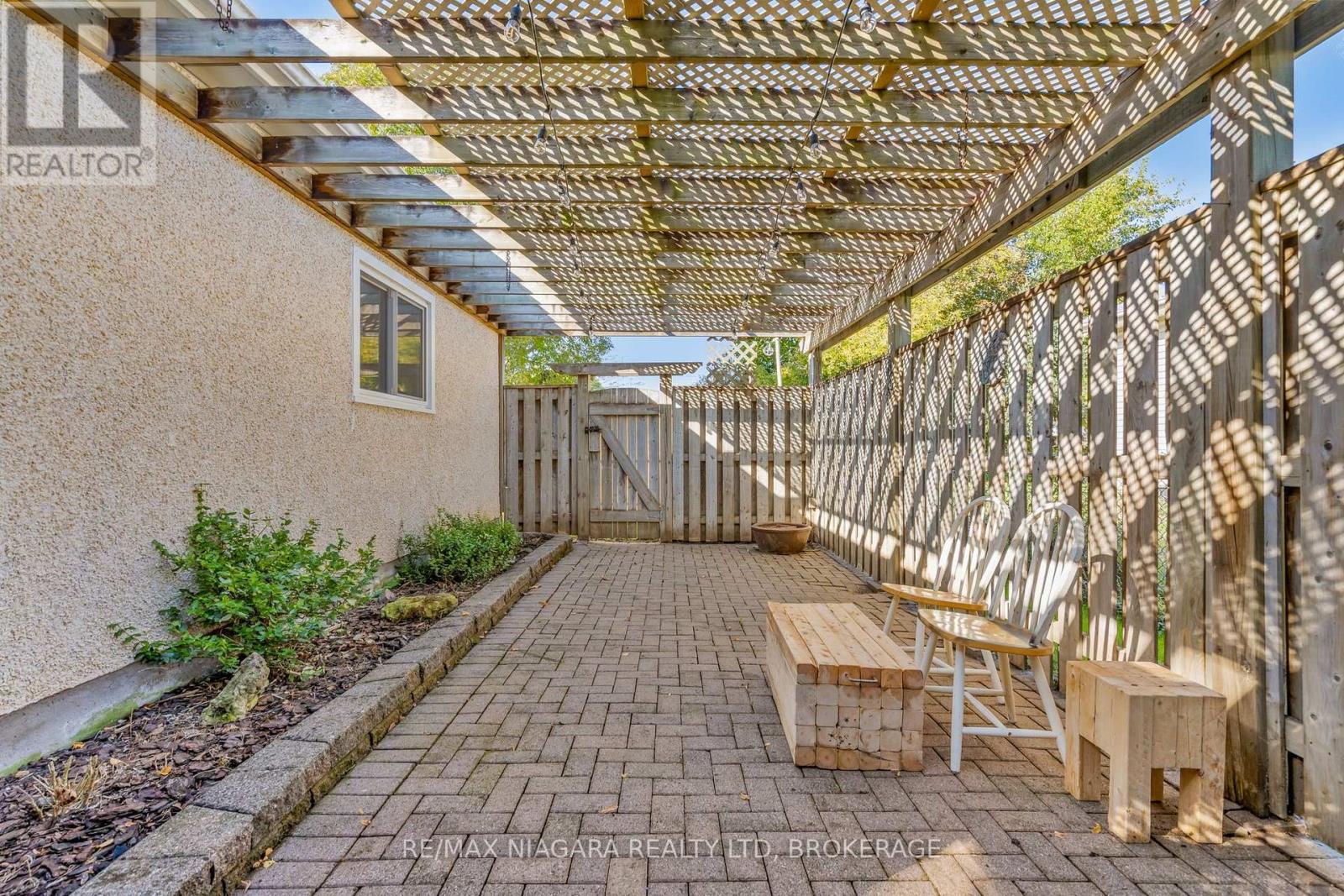 9 Ghent Street Property Photo 32