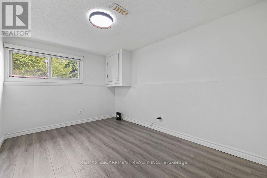 24 Tara Crescent Property Photo 6