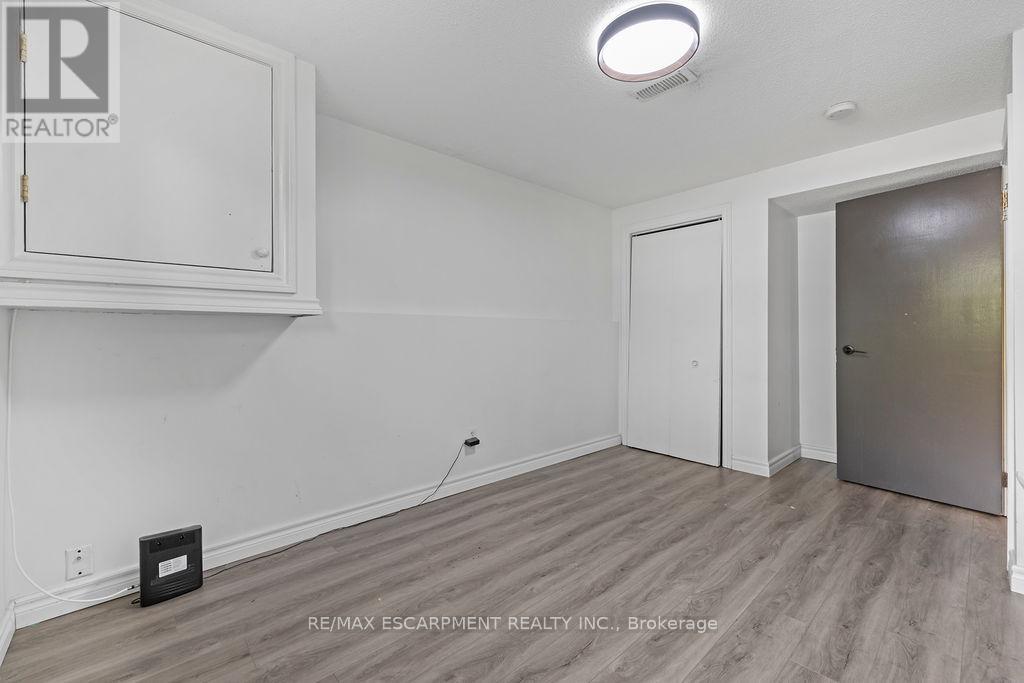 24 Tara Crescent Property Photo 7