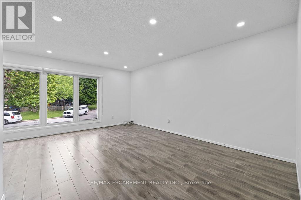 24 Tara Crescent Property Photo 17