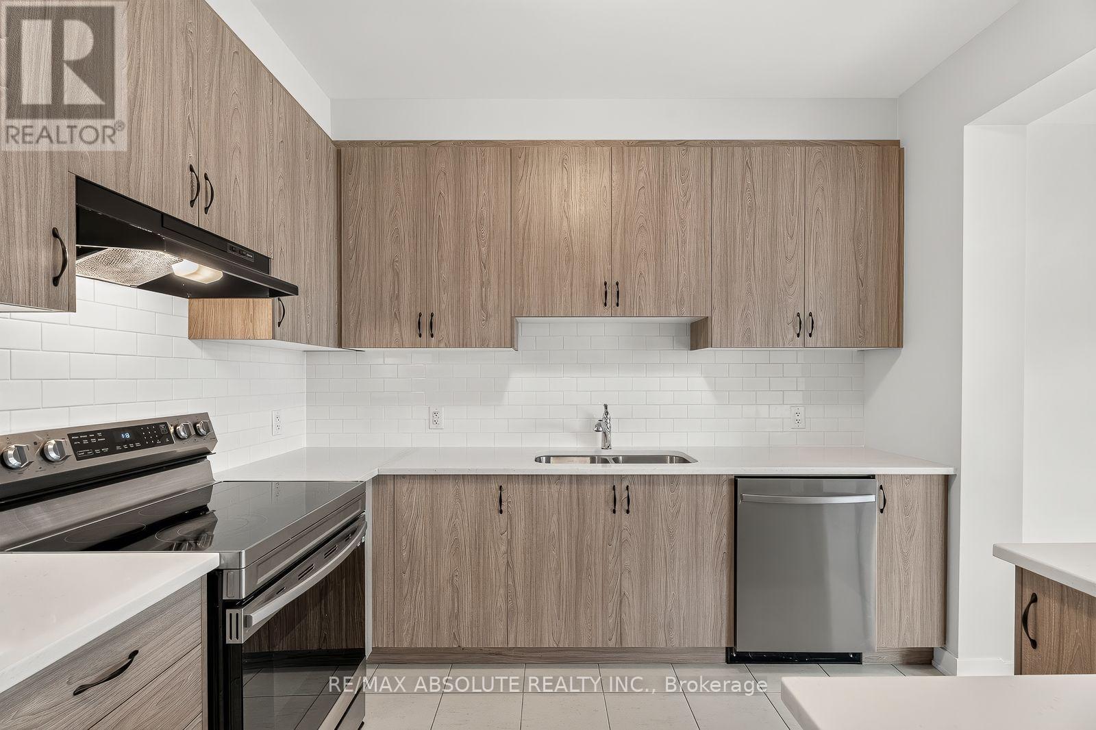 235 Billrian Crescent Property Photo 9