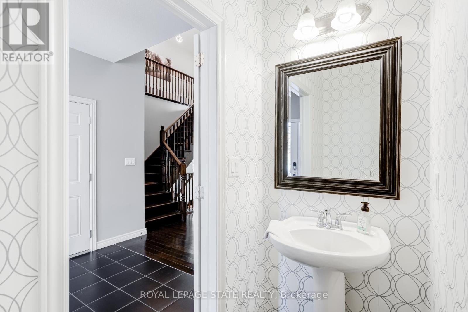 7 Kinsman Drive Property Photo 4