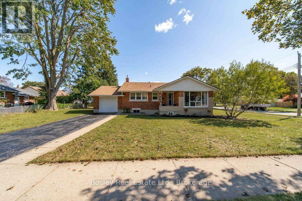 18 Maywood Road Property Photo 1