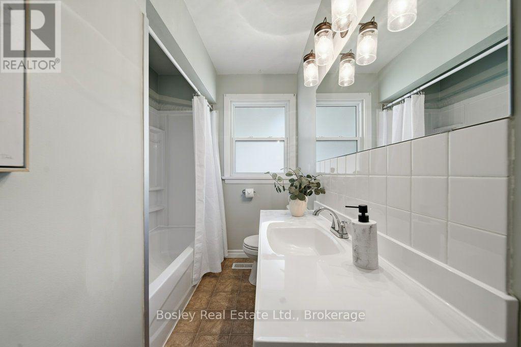 18 Maywood Road Property Photo 19