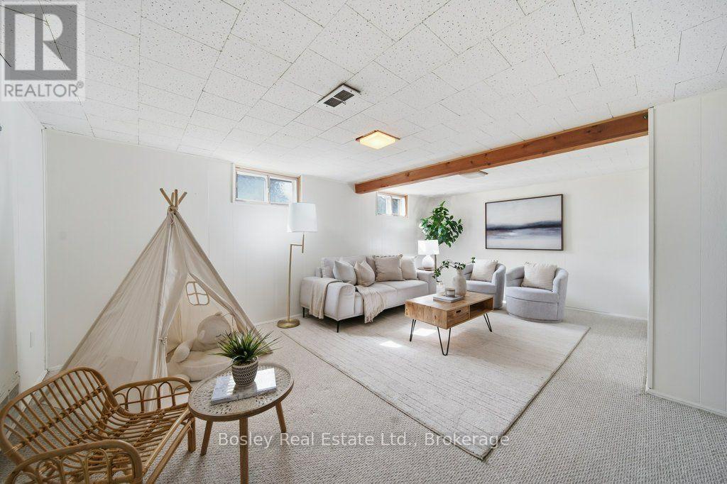18 Maywood Road Property Photo 26