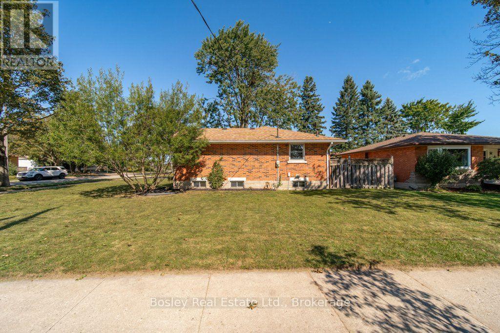18 Maywood Road Property Photo 41