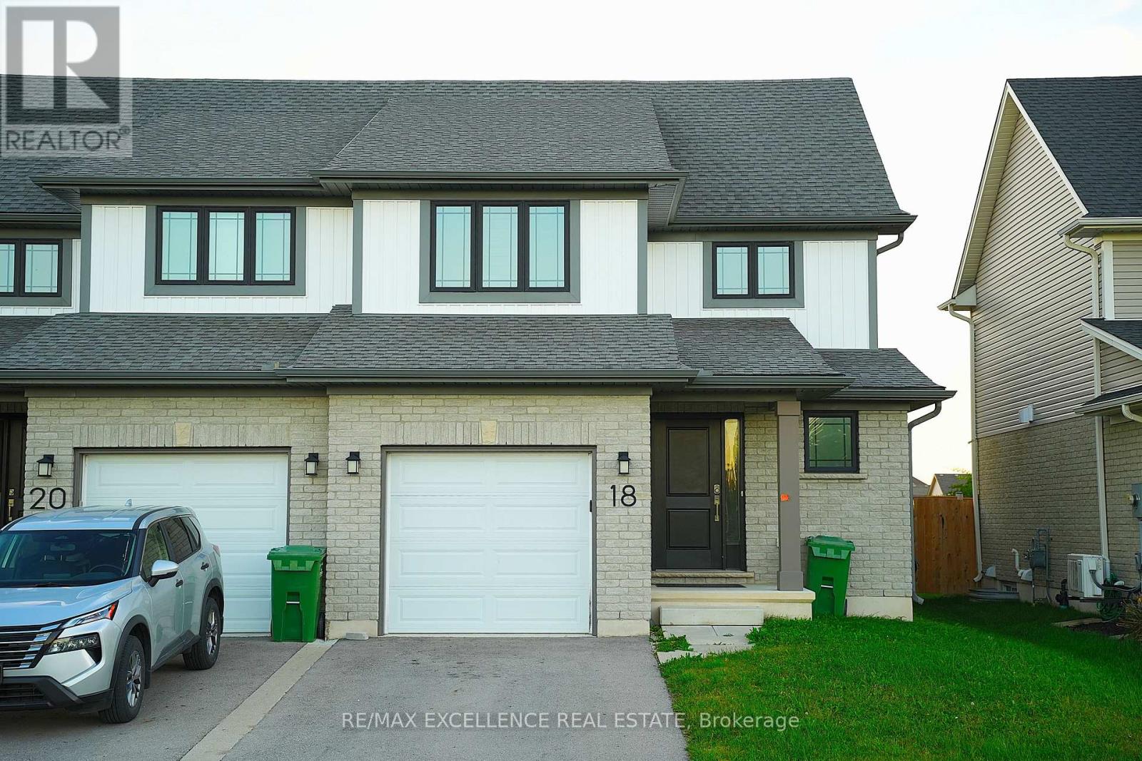 18 Weir Crescent Property Photo 1