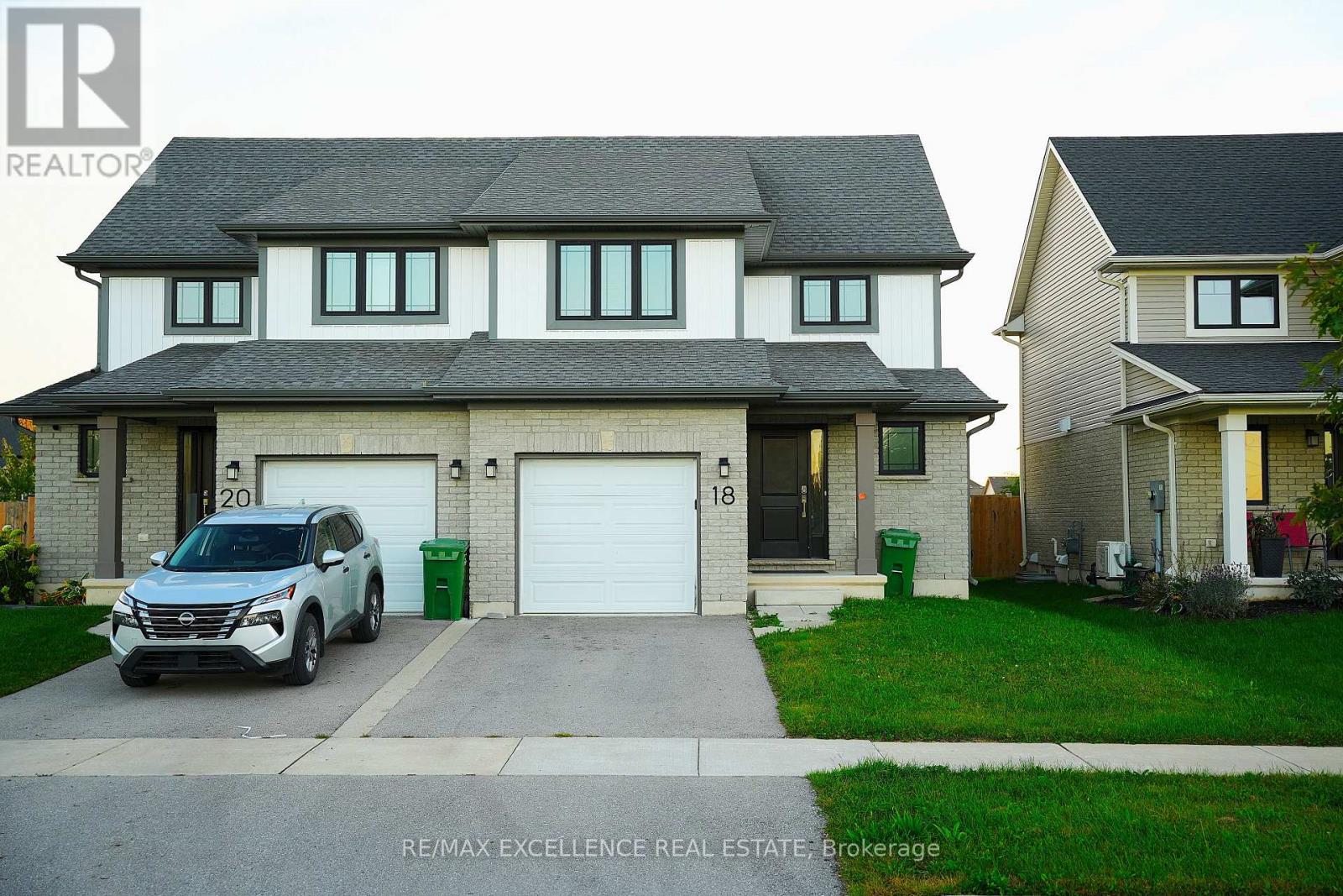 18 Weir Crescent Property Photo 2