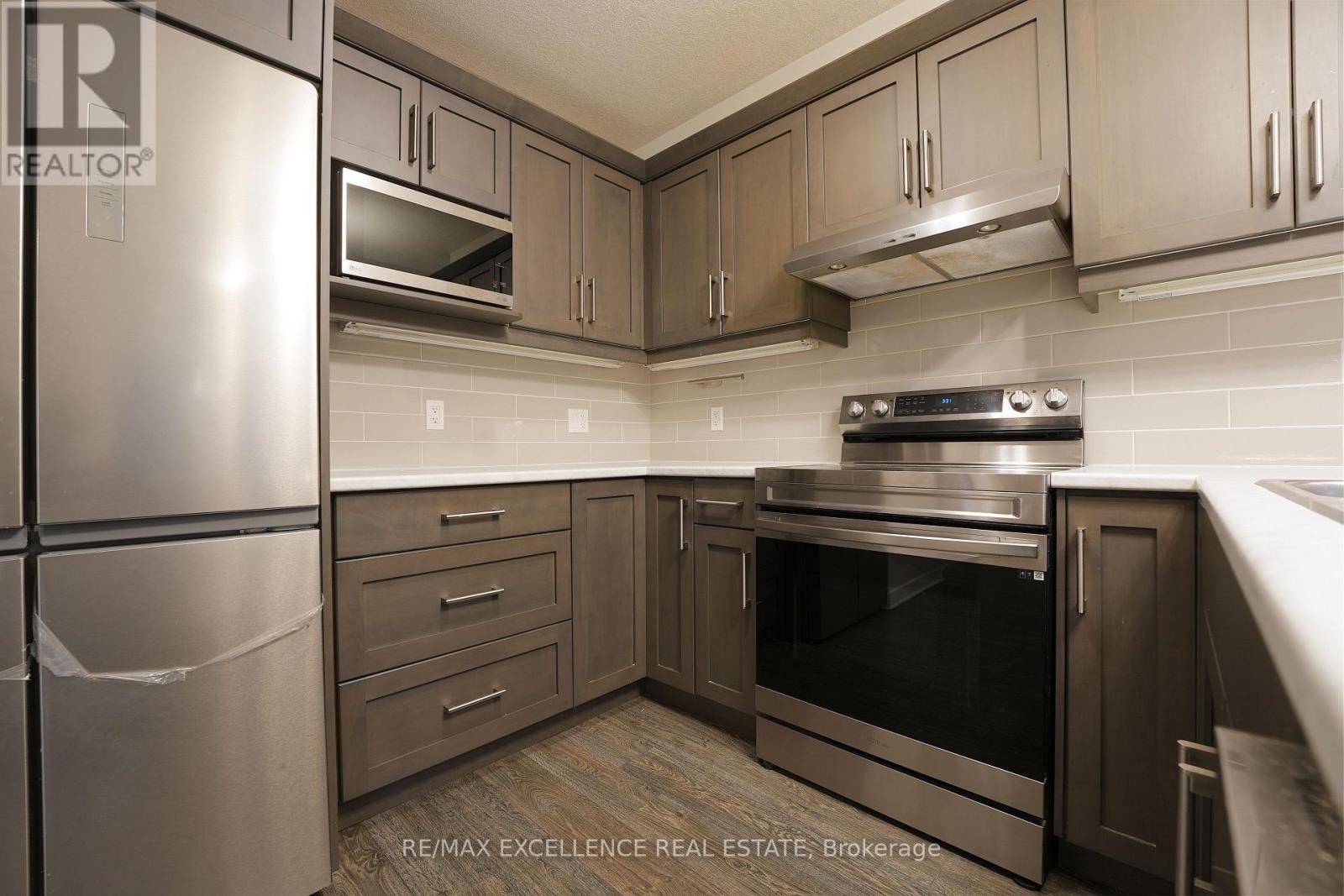 18 Weir Crescent Property Photo 3