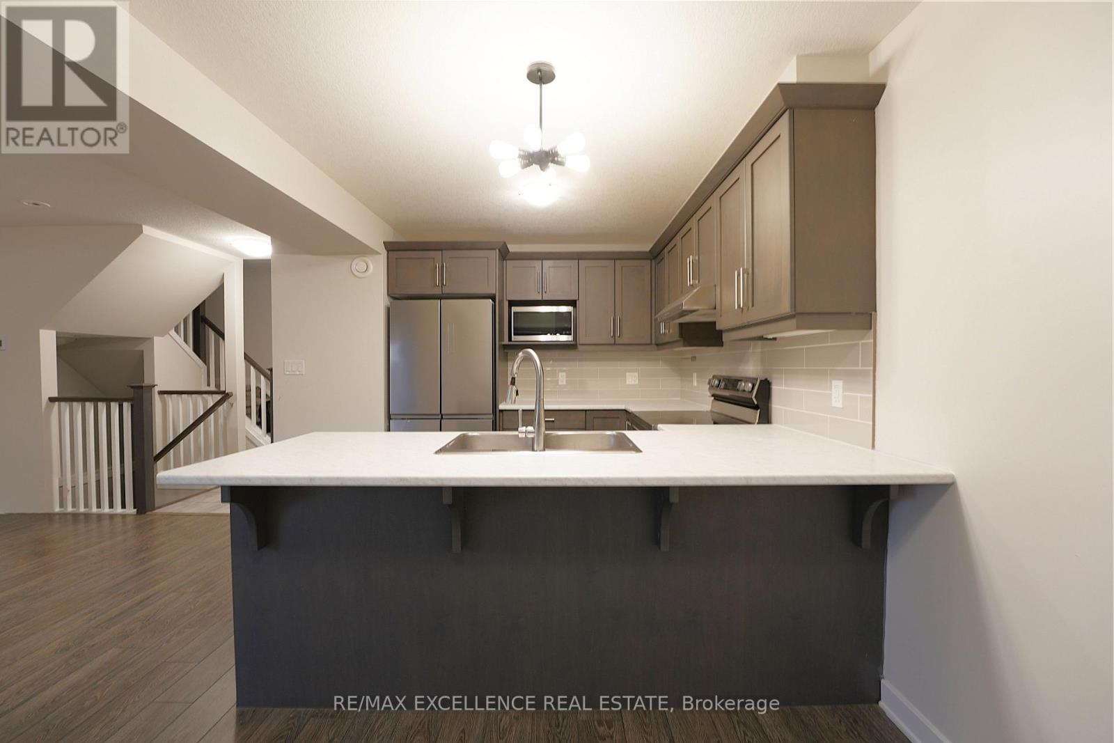 18 Weir Crescent Property Photo 6