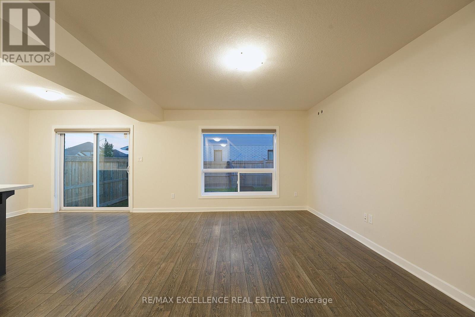 18 Weir Crescent Property Photo 7
