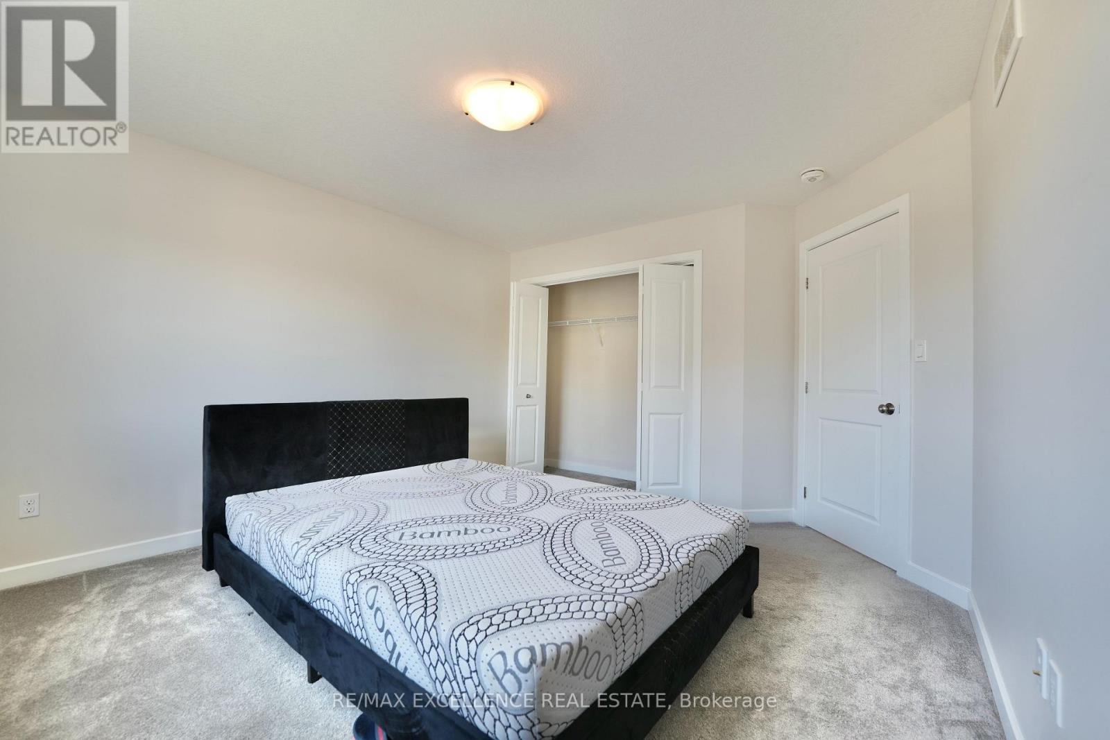 18 Weir Crescent Property Photo 15