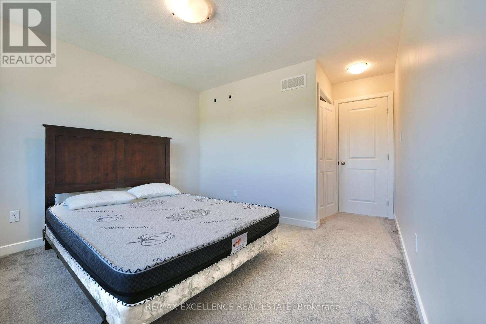 18 Weir Crescent Property Photo 18