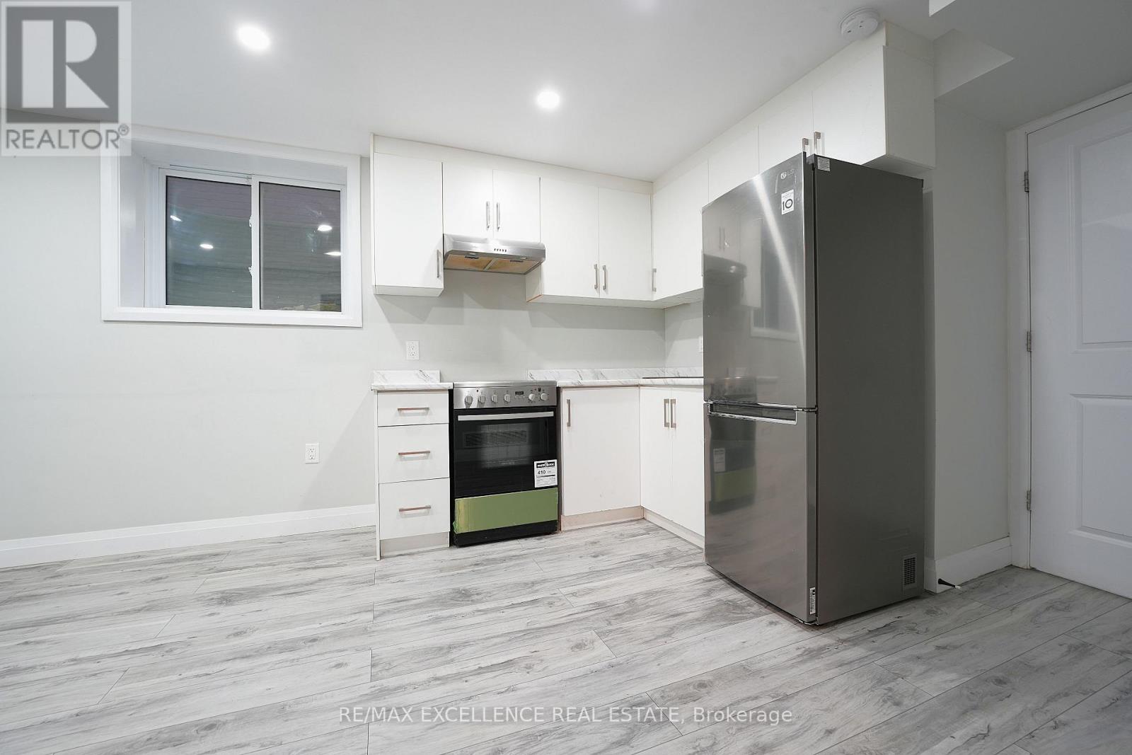 18 Weir Crescent Property Photo 21